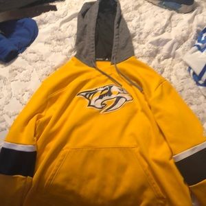 Adidas Nashville Predators pull over size XL